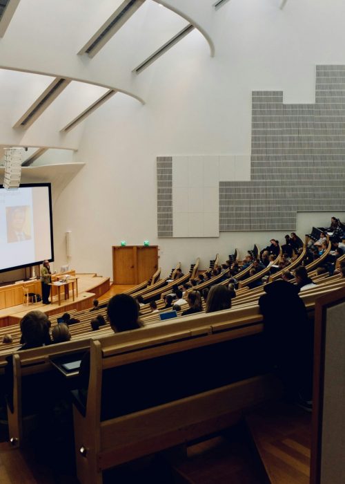 photo-1606761568499-6d2451b23c66