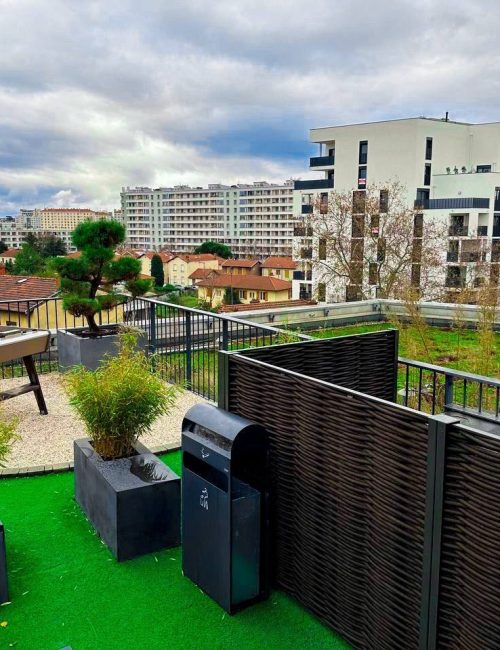 photo_5771824064980172677_y